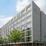 Bürogebäude Haus Neumarkt in Köln nach der denkmalgerechten Fassaden-Sanierung K