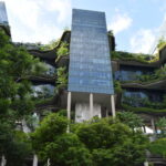 Gebäudegrün am Hotel Parkroyal in Singapur