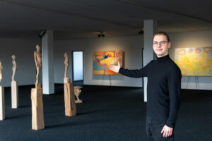 Finn Schorlau verwandelt Leerstand in Ausstellungsflächen für Künstler.