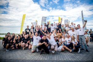 Betonkanu-Regatta 2022: Kanu »Uffgeblähte Wickelwalnuss« gewinnt