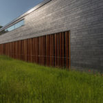 Schieferfassade ergänzt durch Holzelemente, Krakau