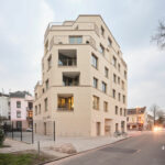 Wohnungsbau_»Hulsbergspitze«,_entworfen_von_Wirth=Architekten,_Bremen,_2021-03-25,_Foto:_Caspar_Sessler