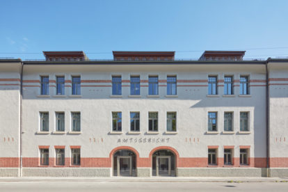 Amtsgericht in Tübingen von Dannien Roller Architekten + Partner, Straßenansicht