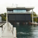 E2A Architekten haben in Zürich ein Gebäude für die Wasserschutzpolizei errichtet, das in Bezug auf Nachhaltigkeit als Vorzeigeobjekt gilt.