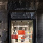 Wer in Rom das Kolosseum besichtigt, kann in vier neuen Electa-Buchhandlungen zu Baugeschichte und Archäologie stöbern.